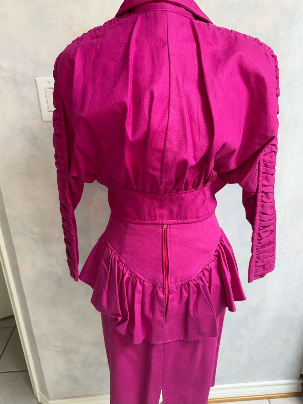 NWOT VTG 2 pc Chic Fun, Flirty Dress - Jacket Top w Ruched Bat Sleeves & Skirt - Picture 5 of 14